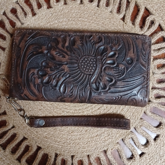 New Tooled Sunflower Brown Leather Wristlet Wallet 7.5" - Picture 5 of 10